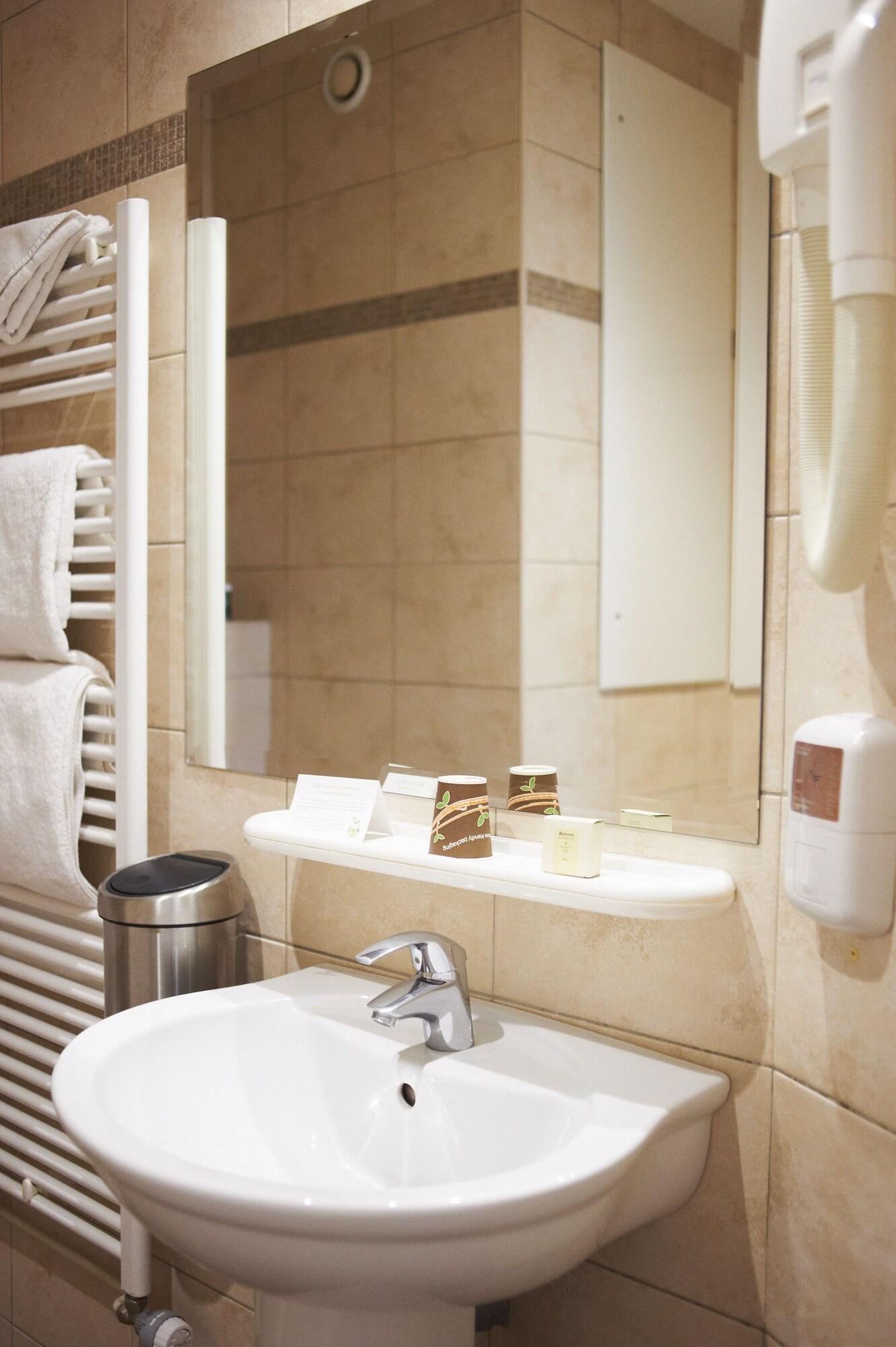 Logis Hotel Duquesne Нант Экстерьер фото