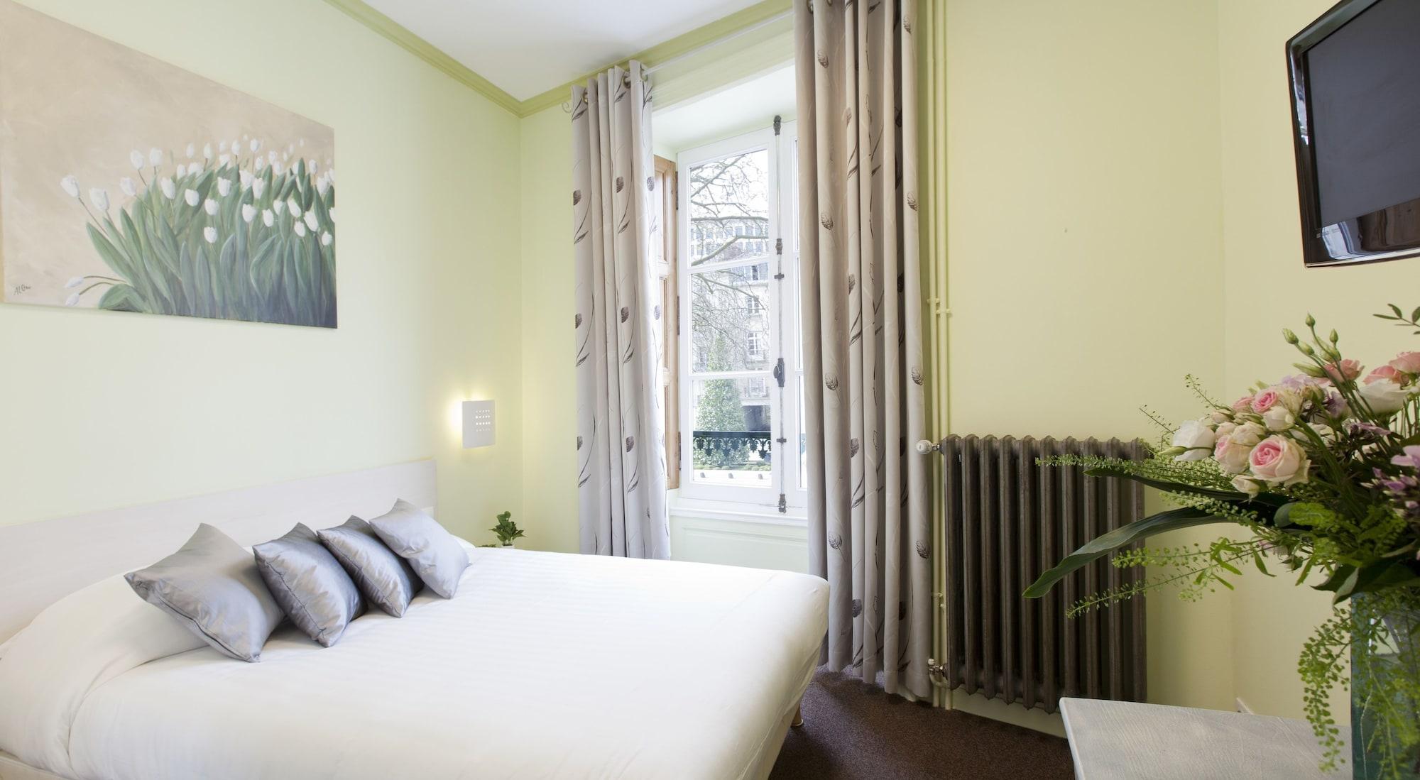 Logis Hotel Duquesne Нант Экстерьер фото