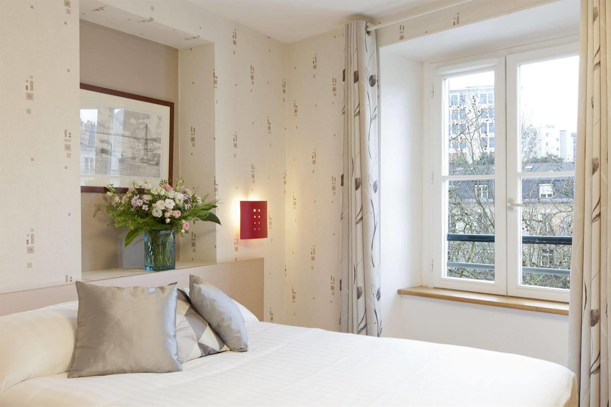 Logis Hotel Duquesne Нант Экстерьер фото