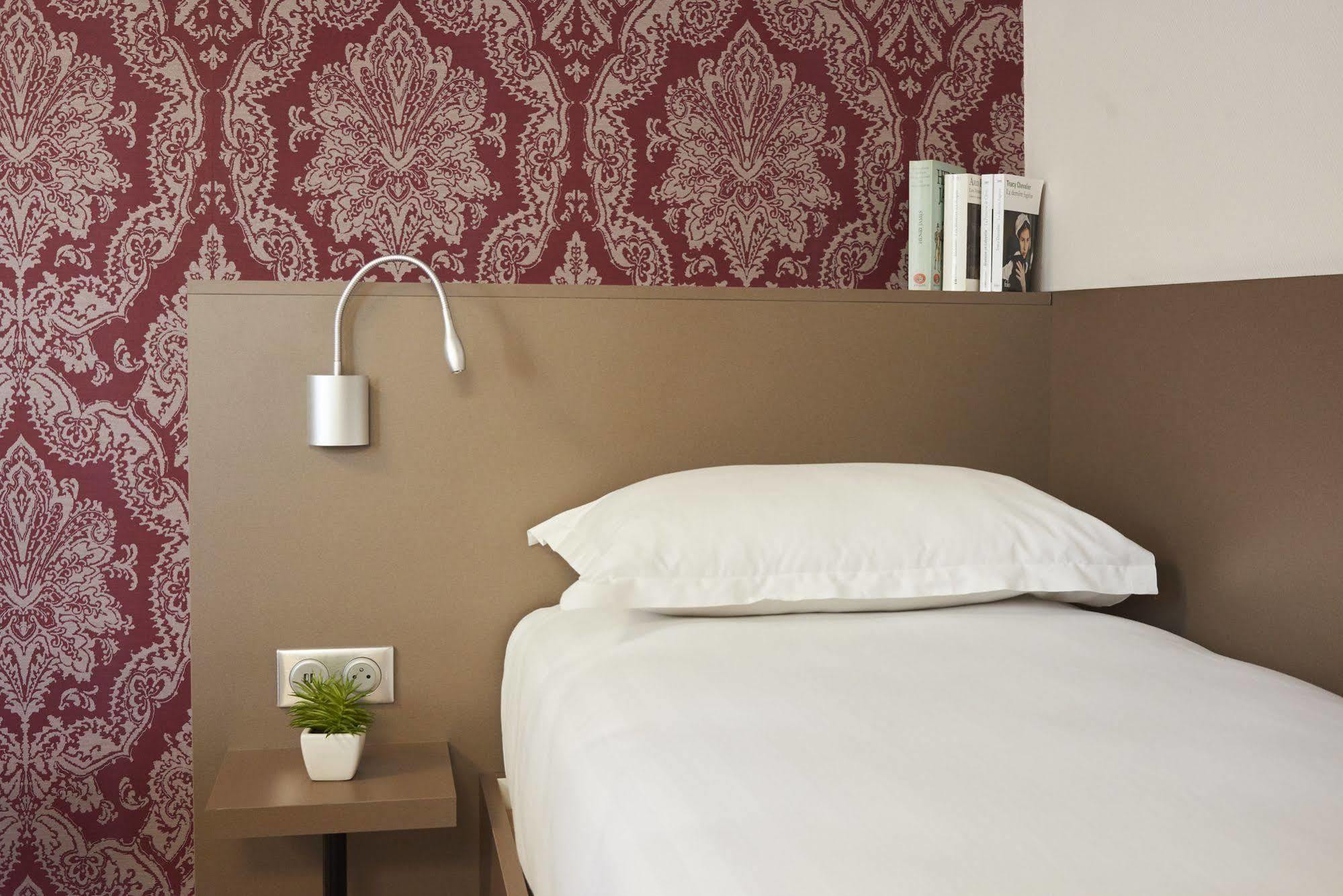 Logis Hotel Duquesne Нант Экстерьер фото